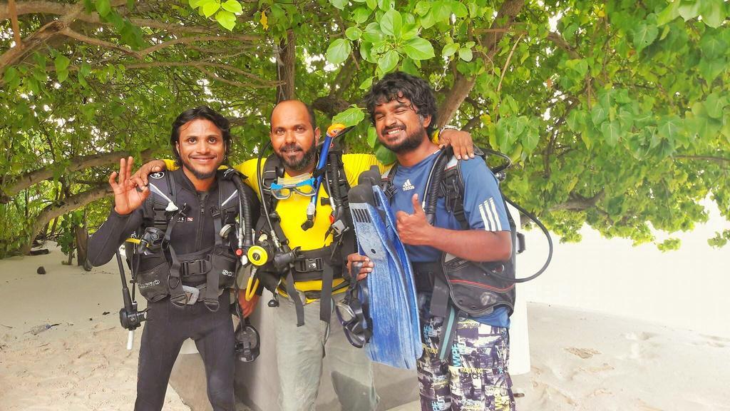 Madi Finolhu Guest House Dharavandhoo Exterior photo